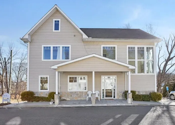 Cozy 1 Bedroom Apt Kitchen Central Danbury