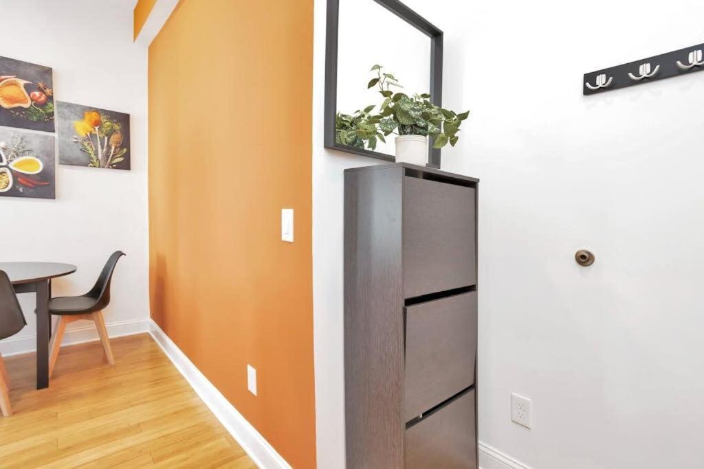 Apartment Cozy 1 Bedroom Kitchen *