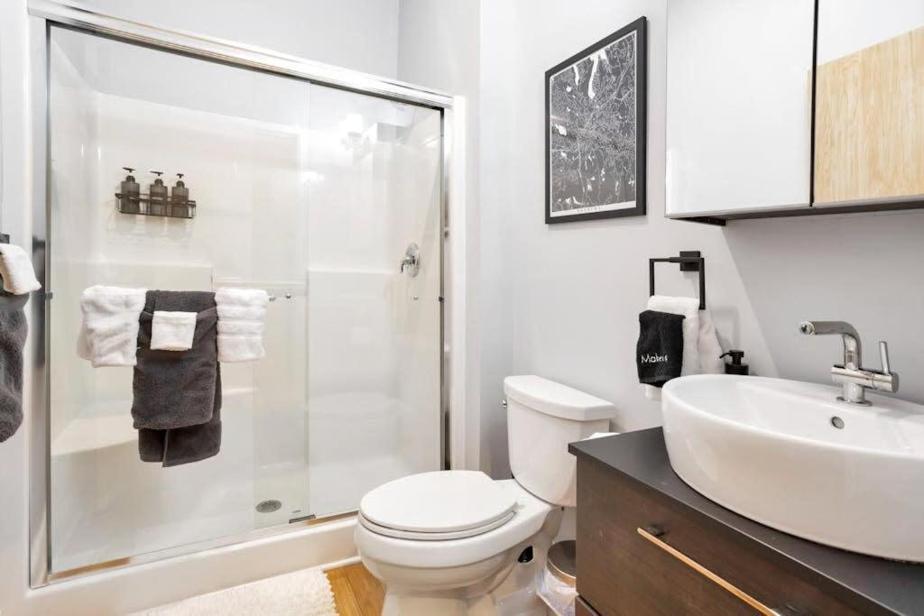 Cozy 1 Bedroom Kitchen Apartment Danbury